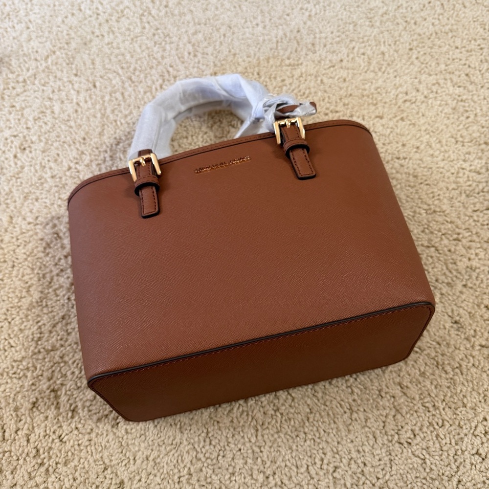Michael Kors Luggage Tote in Tan Size XS - Picture 6 of 6